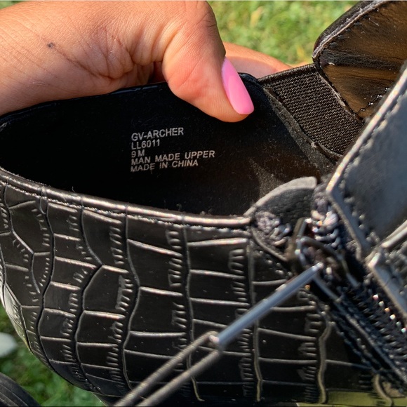 Gloria Vanderbilt Shoes - Picture 2 of 10